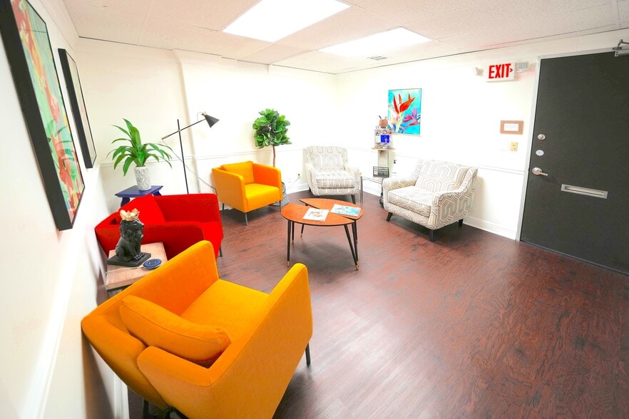 More Photos Of 1995 E Oakland Park Blvd, Fort Lauderdale Loft Creative Space For Lease