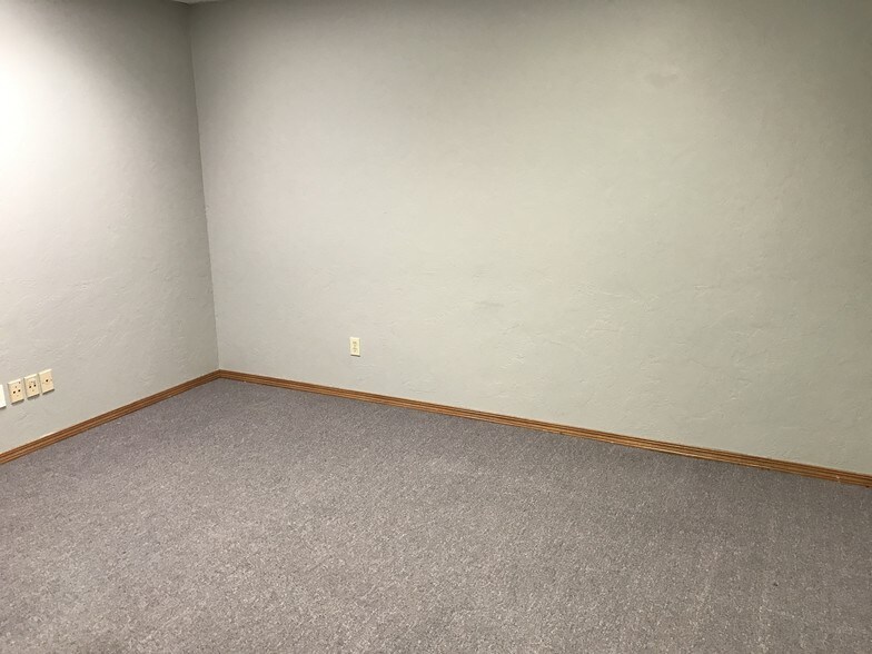 More Photos Of 501 E 15th St, Edmond Office For Lease