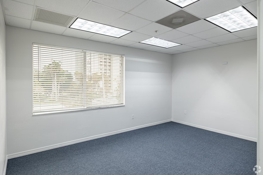 More Photos Of 2401 1st St, Fort Myers Loft Creative Space For Lease