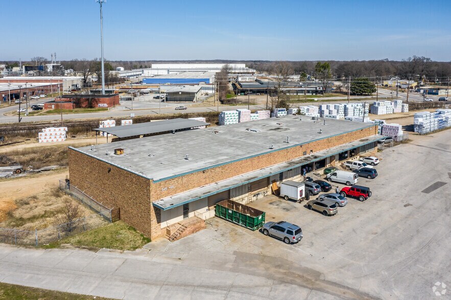 More Photos Of 3456-3472 Mallory Depot Dr, Memphis Distribution For Lease