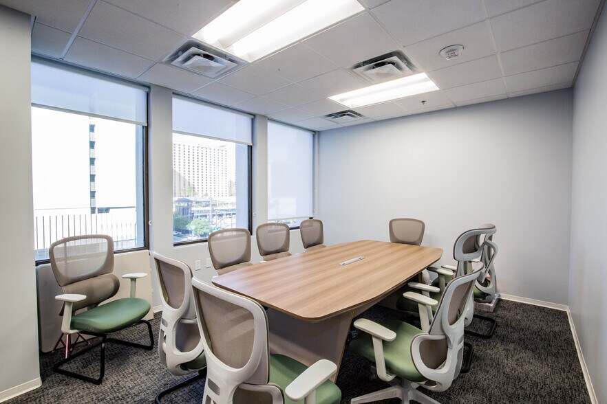 More Photos Of 300 S 4th St, Las Vegas Office For Lease