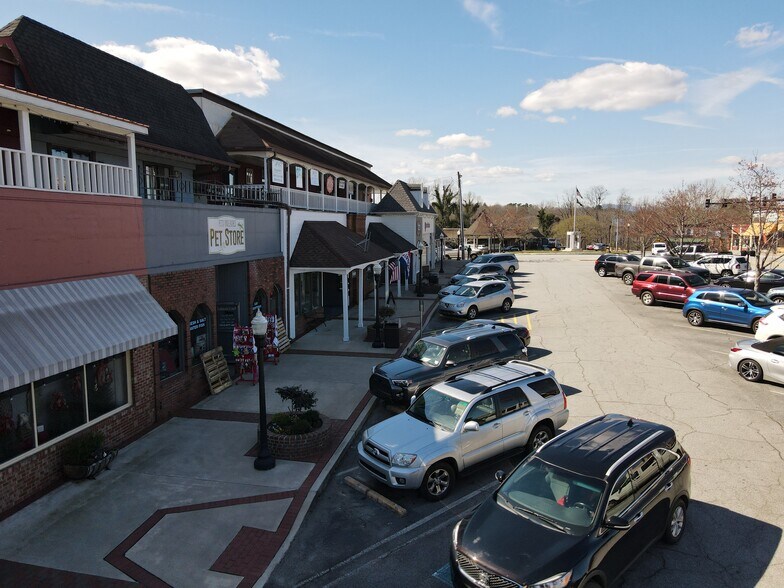 More Photos Of 1423 Washington St, Clarkesville Storefront Retail Office For Lease