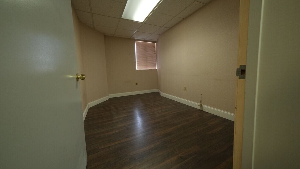 More Photos Of 761 Park Ave, Cranston Medical For Lease