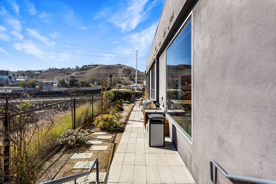 More Photos Of 3644 Eastham Dr, Culver City Loft Creative Space For Lease