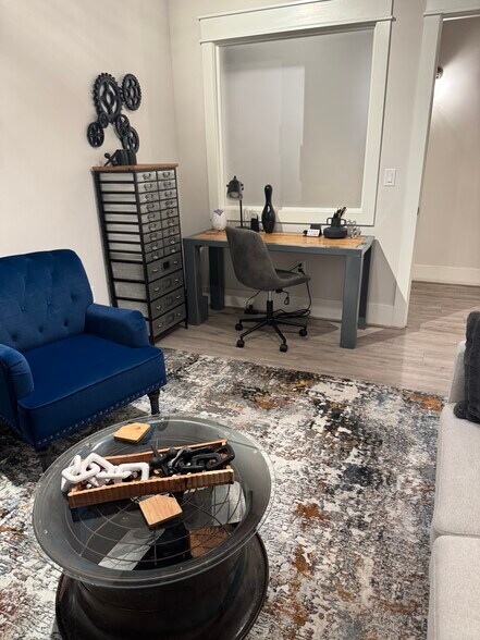 More Photos Of 336 N Main St, Conroe Loft Creative Space For Lease
