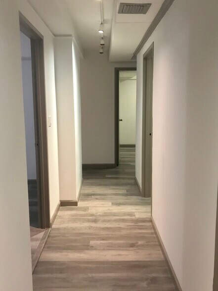 More Photos Of 310 Lexington Ave, New York Apartments For Sale