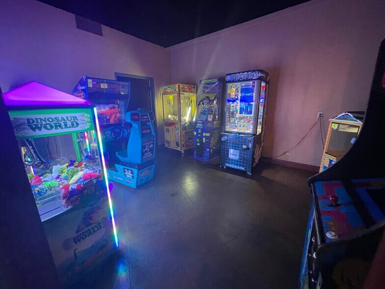 More Photos Of 2704 Walton Way, Marion Restaurant For Lease