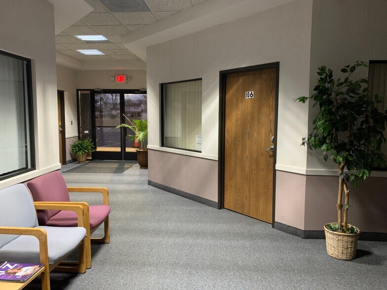 More Photos Of 38300 Van Dyke Ave, Sterling Heights Medical For Lease