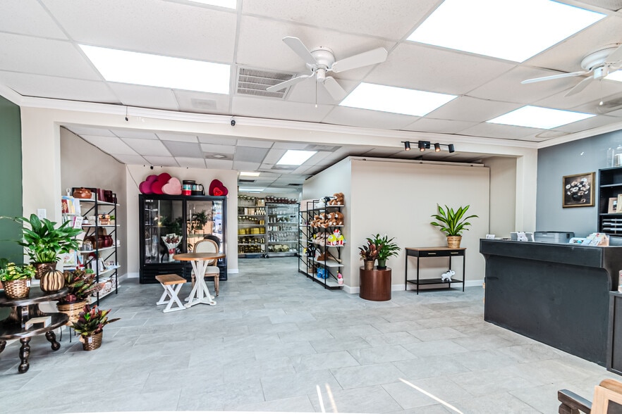 More Photos Of 16522-16536 Park Row, Houston Light Distribution For Lease