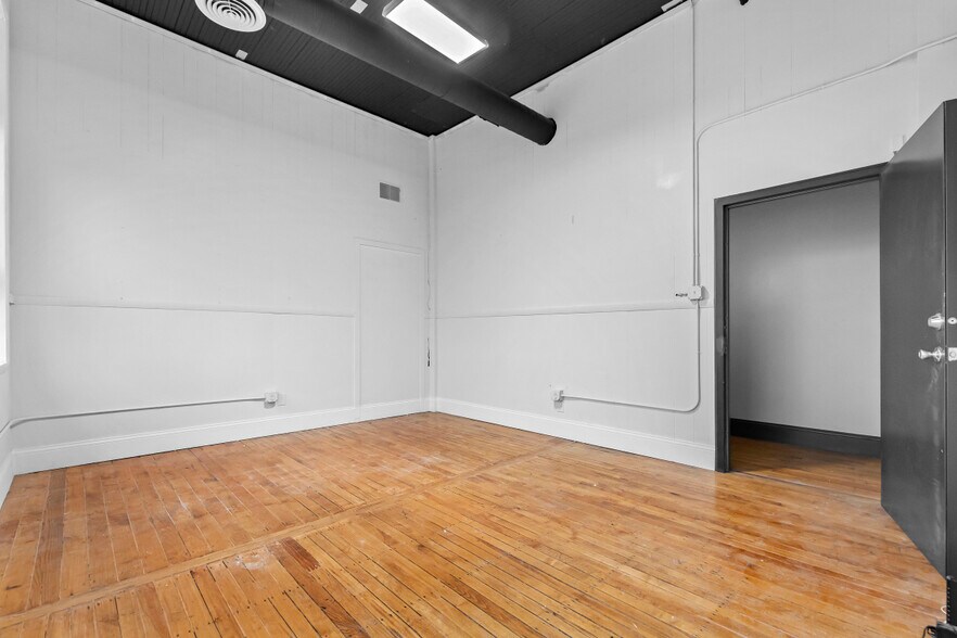 More Photos Of 67 Maplewood St, Malden Office For Lease