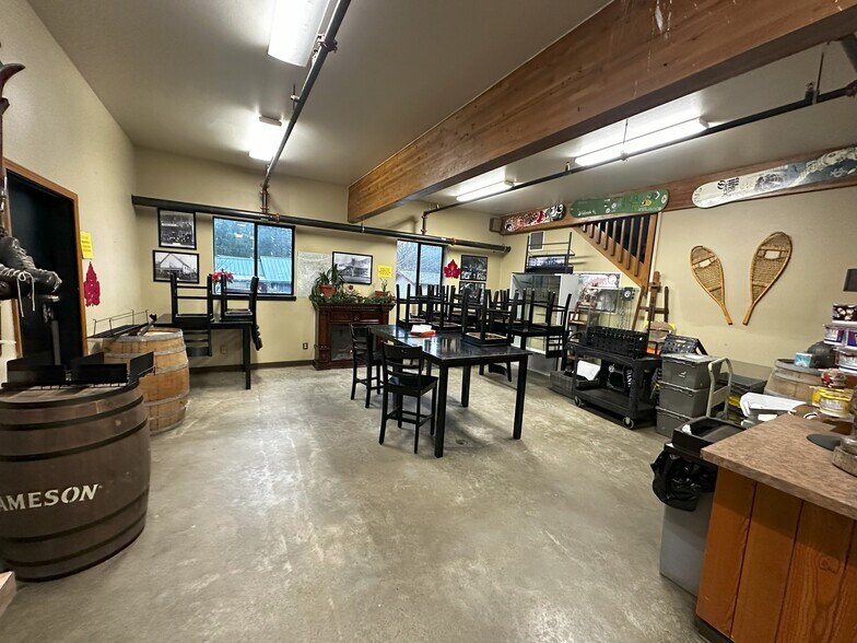 More Photos Of 7797 Silver Lake Rd, Maple Falls Service Station For Sale