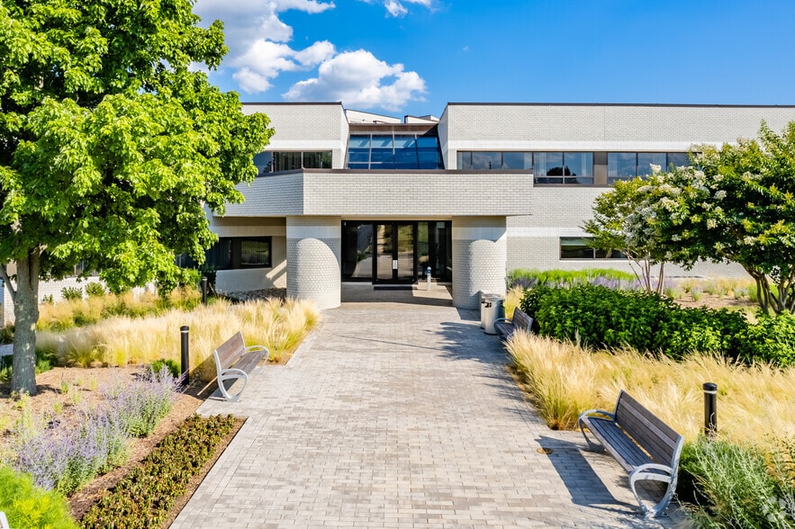 More Photos Of 110 Thomas Johnson Dr, Frederick Office For Lease