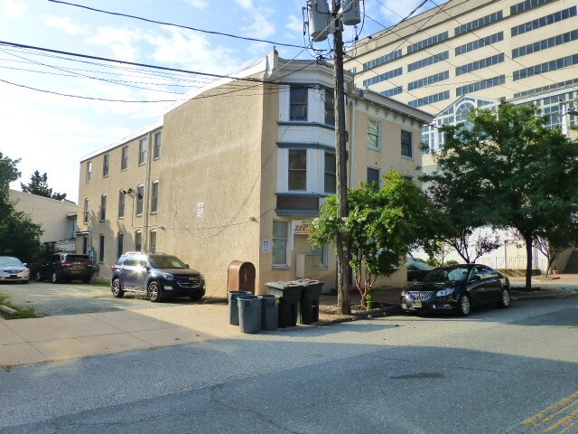 More Photos Of 1300-1302 N French St, Wilmington Apartments For Sale
