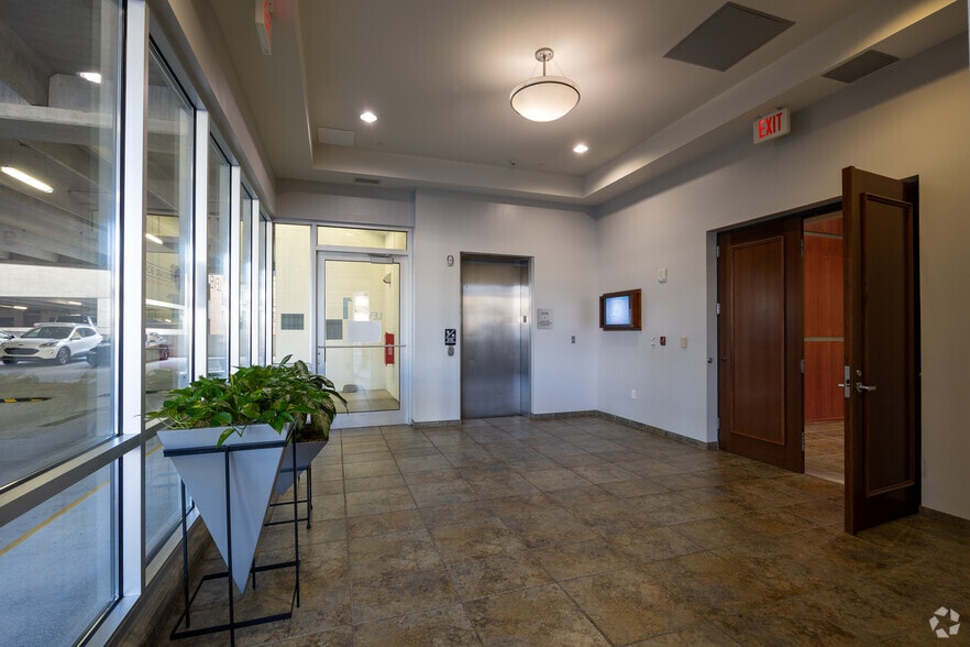 More Photos Of 1150 Hammond Dr, Atlanta Unknown For Lease