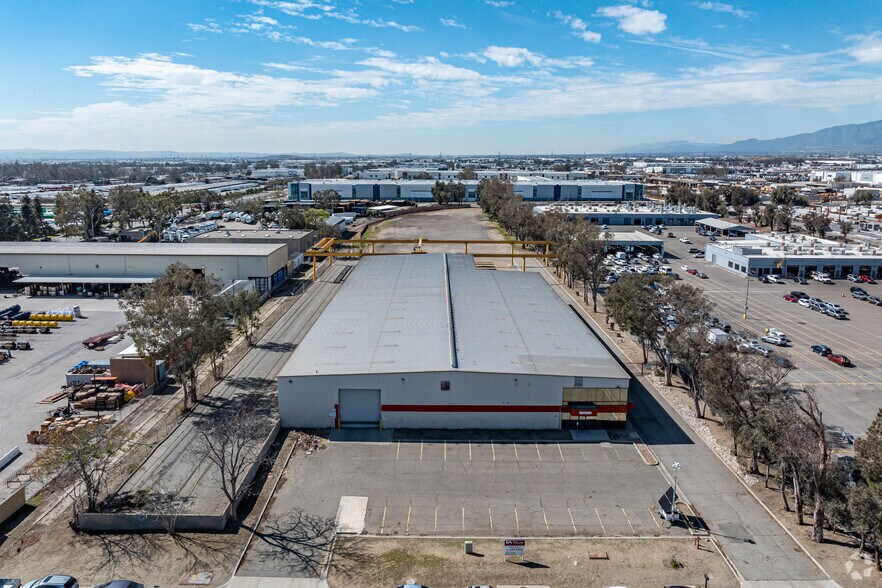 More Photos Of 10820 Hemlock Ave, Fontana Manufacturing For Lease