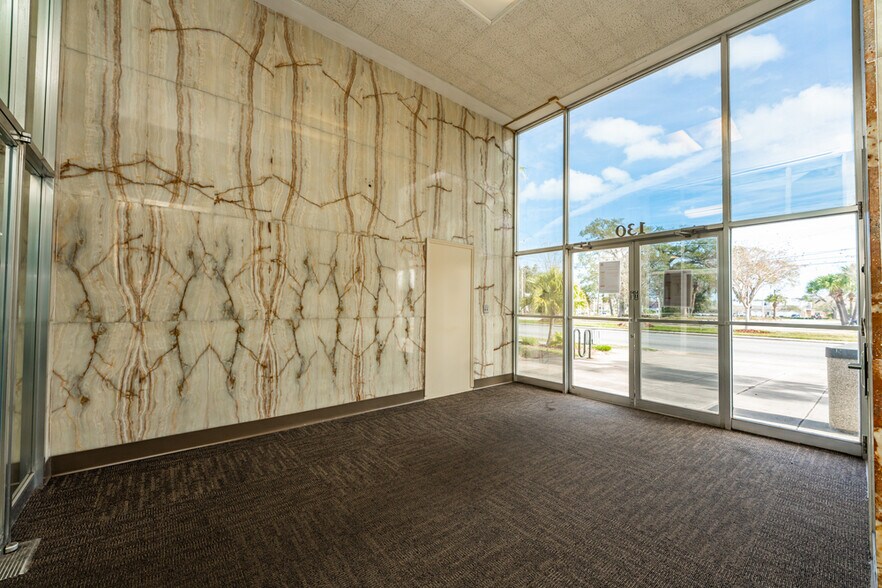 More Photos Of 130 N Ridgewood Ave, Daytona Beach Office For Sale