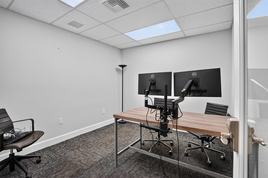 More Photos Of 945 W 15th St, Riviera Beach Warehouse For Sale