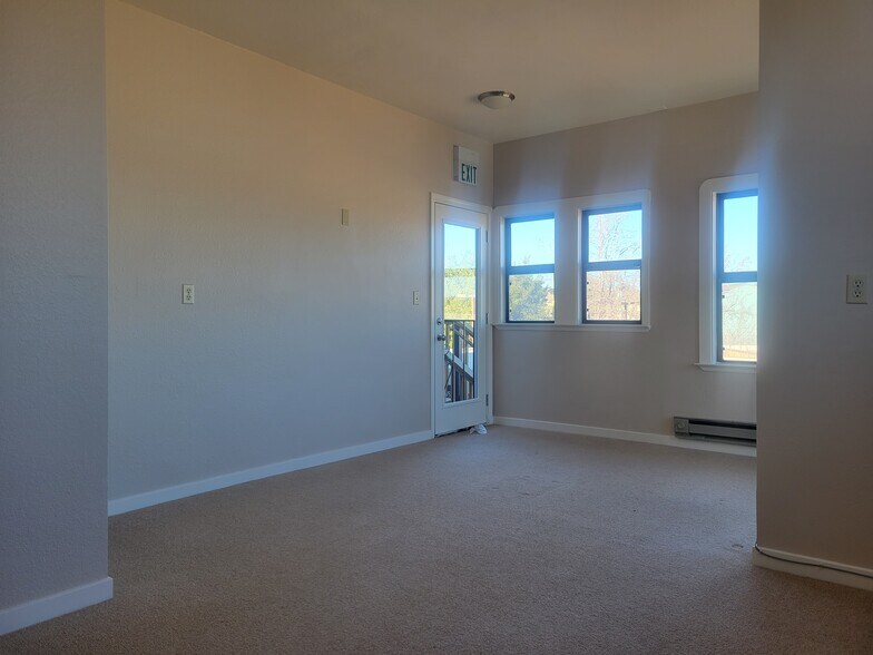 More Photos Of 5263 Claremont Ave, Oakland Loft Creative Space For Sale