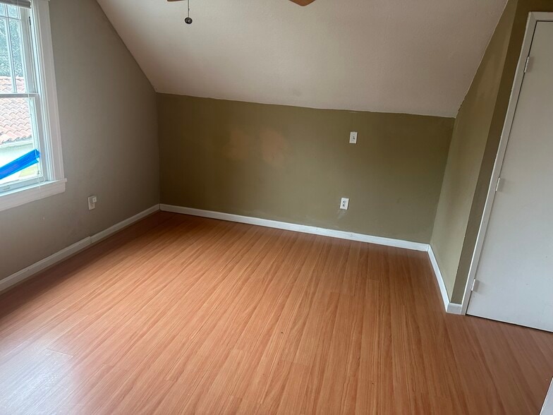More Photos Of 150 W Stadium Dr, Stockton Apartments For Sale
