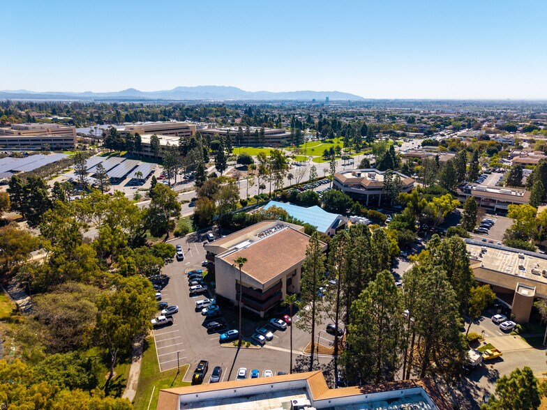 More Photos Of 674 County Square Dr, Ventura Office For Sale