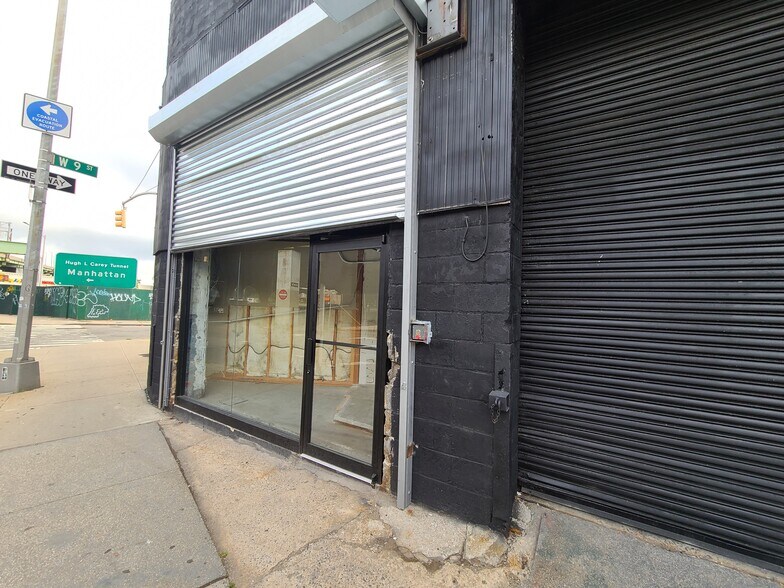 More Photos Of 286-294 Hamilton Ave, Brooklyn Warehouse For Lease