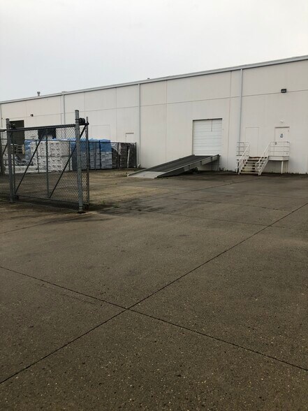 More Photos Of 10051 Simonson Rd, Harrison Showroom For Lease