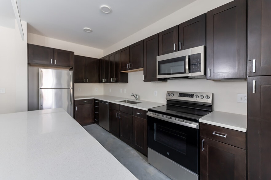 More Photos Of 300 S Hollywood St, Memphis Apartments For Sale