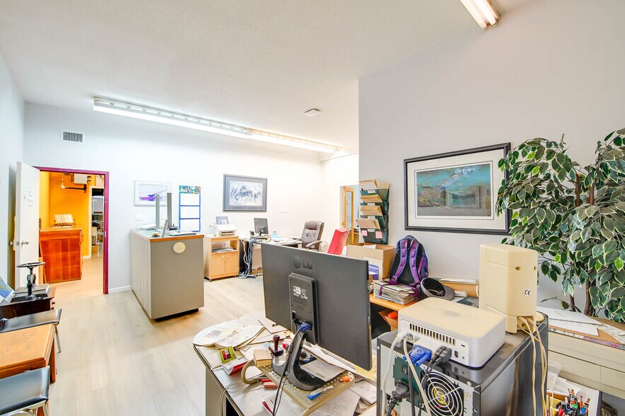 More Photos Of 4918 Napier St, Port Alberni Flex For Sale