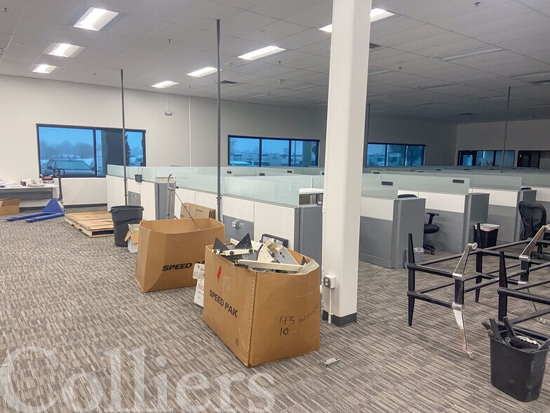 More Photos Of 1550 S Tech Ln, Meridian Showroom For Lease