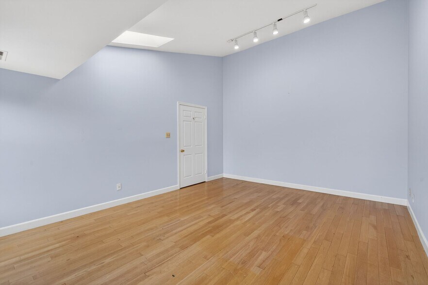 More Photos Of 1142-1148 Walker Rd, Great Falls Medical For Sale