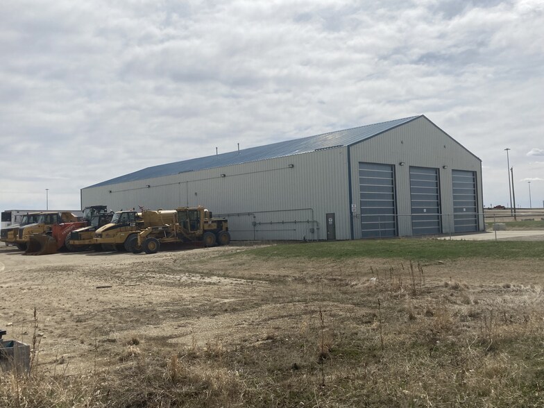 More Photos Of 253 Burnt Park Dr, Red Deer County Service For Lease