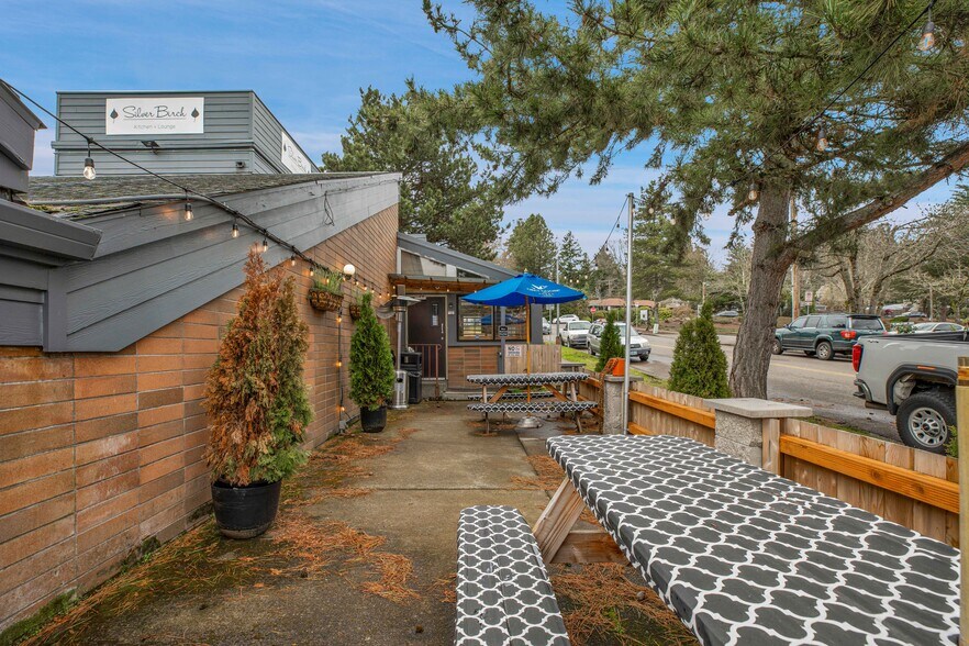 More Photos Of 9225 SW Allen Rd, Portland Restaurant For Sale