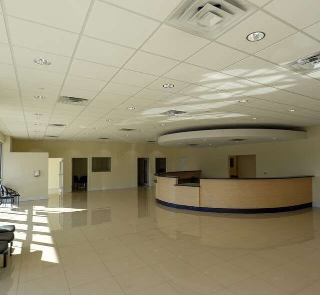 More Photos Of 6623 S Zarzamora St, San Antonio Freestanding For Lease