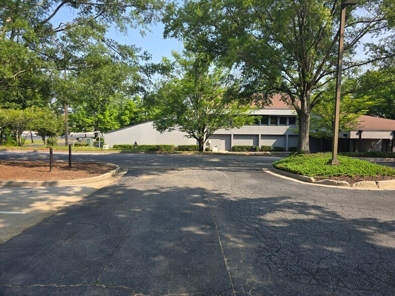 More Photos Of 6685 Merchants Way, Morrow Medical For Sale