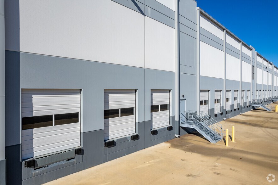 More Photos Of 355 Horace Head Rd, Jefferson Distribution For Lease