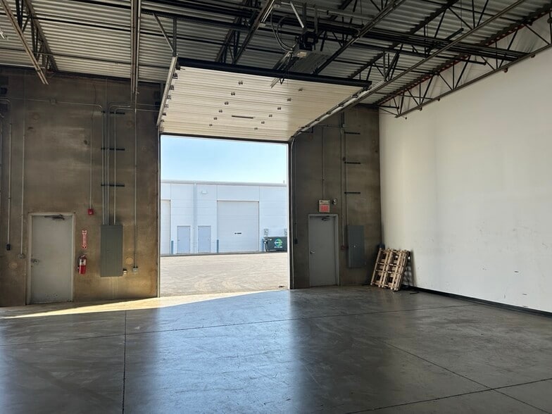 More Photos Of 720 N Heartland Dr, Sugar Grove Warehouse For Lease