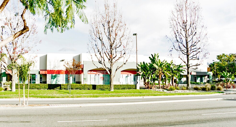 More Photos Of 12711 Ramona Blvd, Baldwin Park Warehouse For Lease