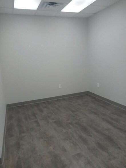 More Photos Of 930 Harper Blvd SW, Melbourne Medical For Lease