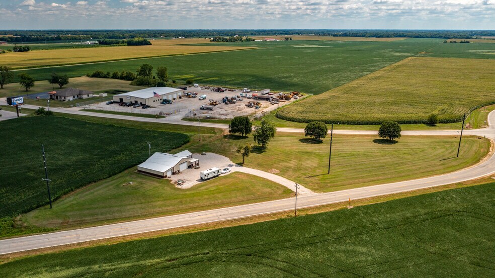 More Photos Of 20447 Old Route 66 Hwy, Staunton Flex For Sale