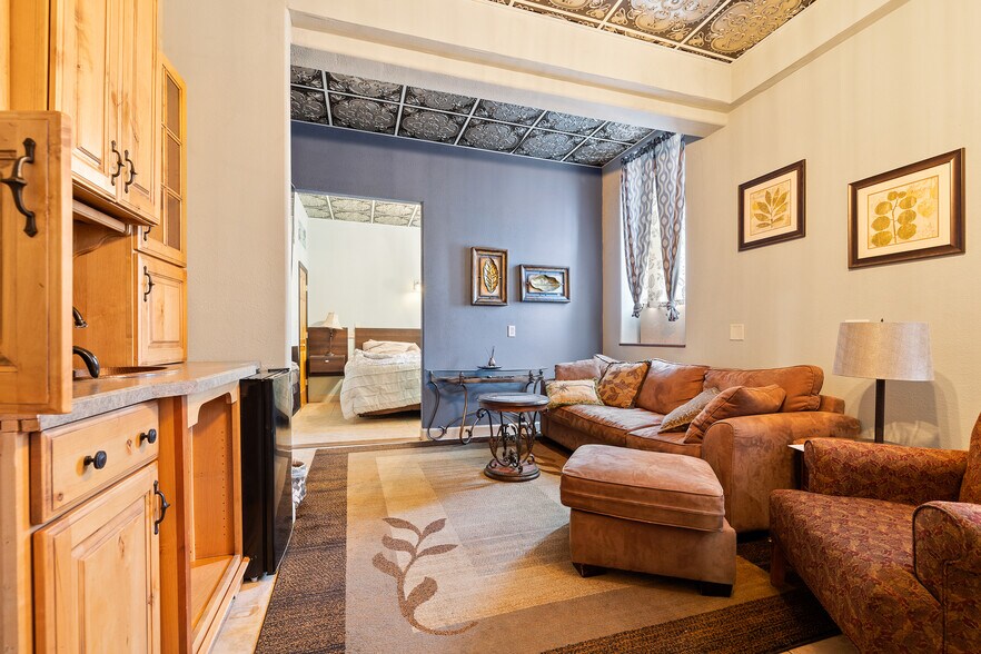 More Photos Of 603 N River St, Hot Springs Hotel For Lease