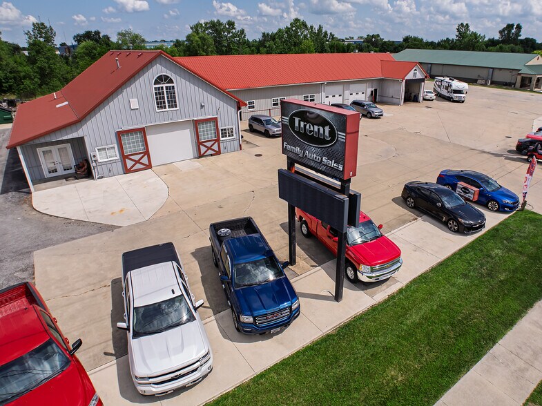 More Photos Of 1518 S Dixon Rd, Kokomo Storefront For Sale