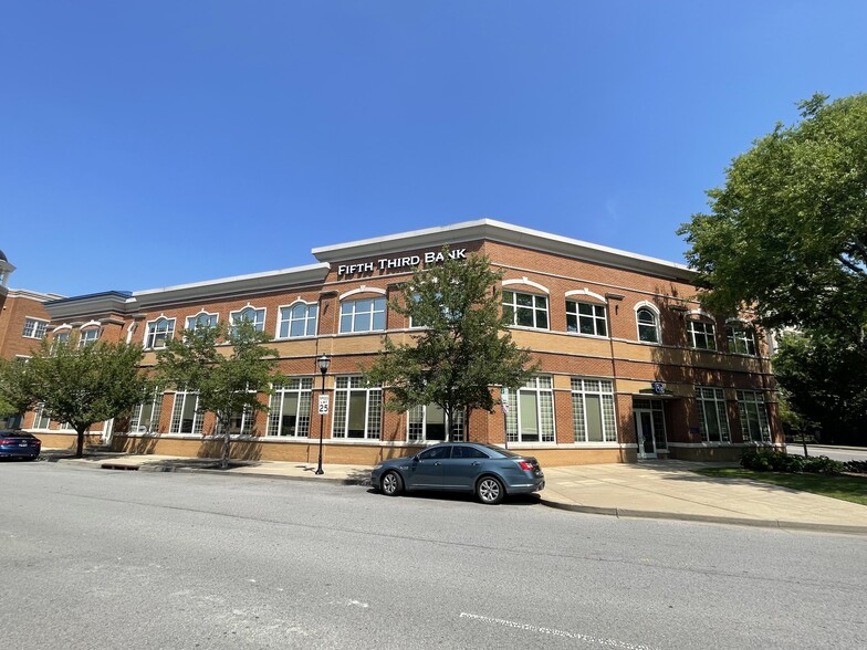 Primary Photo Of 2216 Abbott Martin Rd, Nashville Bank For Lease