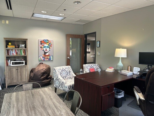 More Photos Of 8320 E Walker Springs Ln, Knoxville Office For Lease