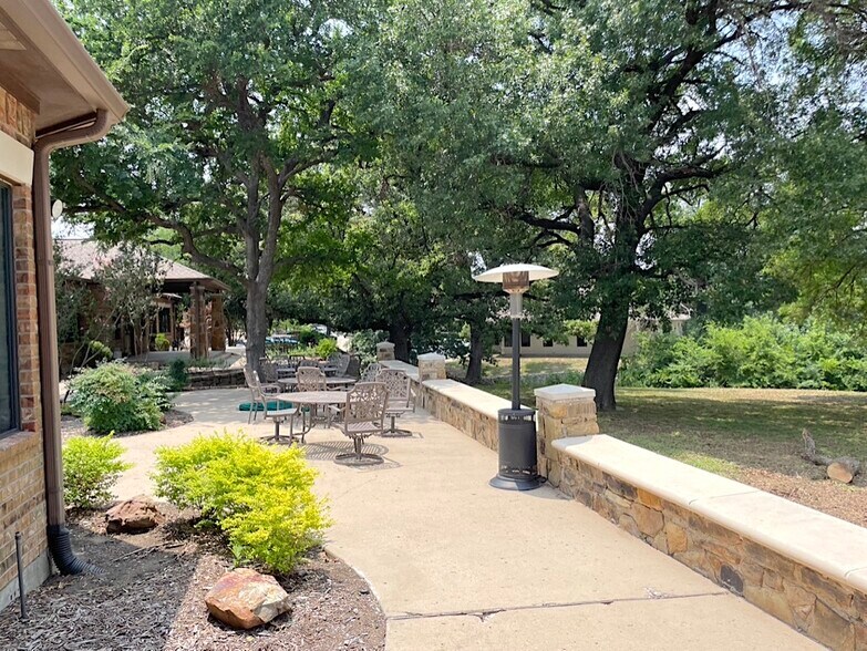 More Photos Of 6190 Virginia Pky, McKinney Medical For Lease