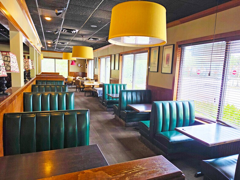 More Photos Of 9001 Park Royal Dr, Fort Myers Restaurant For Sale
