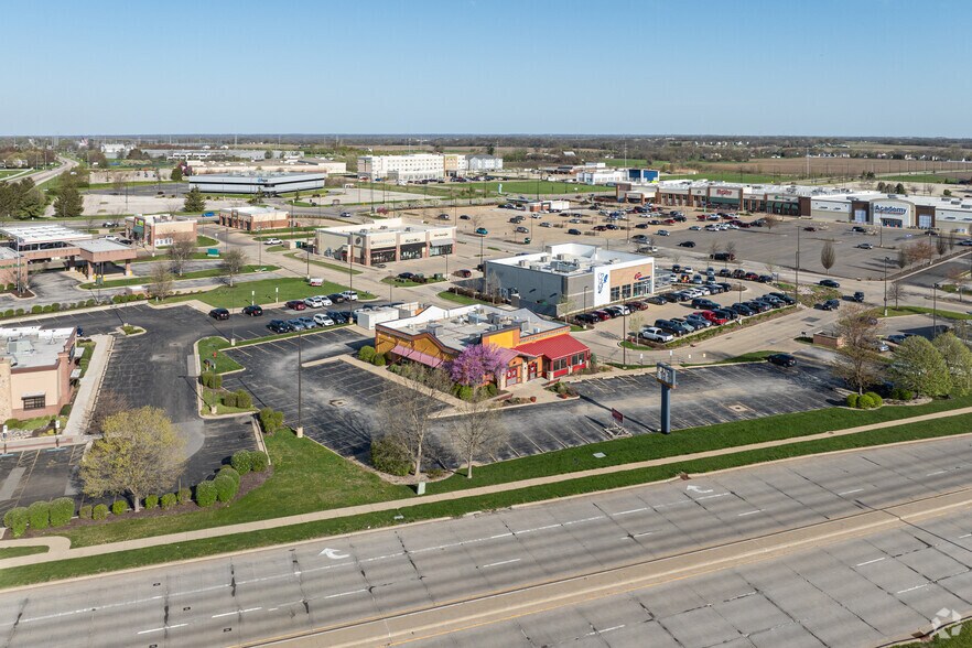 More Photos Of 7411 N Grand Prairie Dr, Peoria Restaurant For Lease