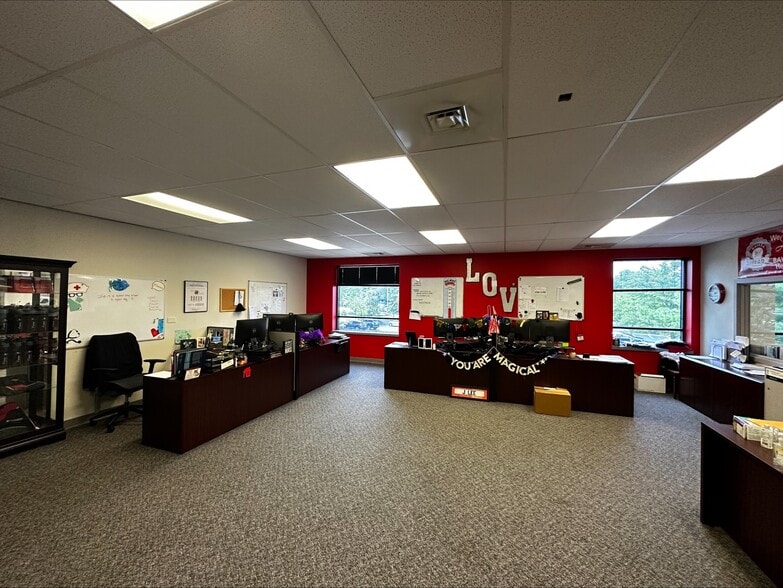 More Photos Of 1850 William Penn Way, Lancaster Office For Lease