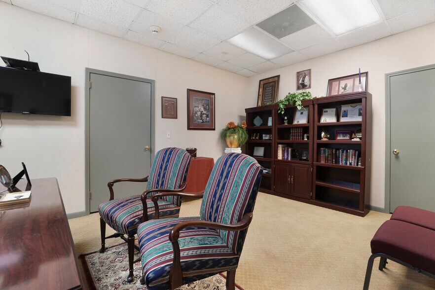 More Photos Of 4544 S Court St, Montgomery Specialty For Sale