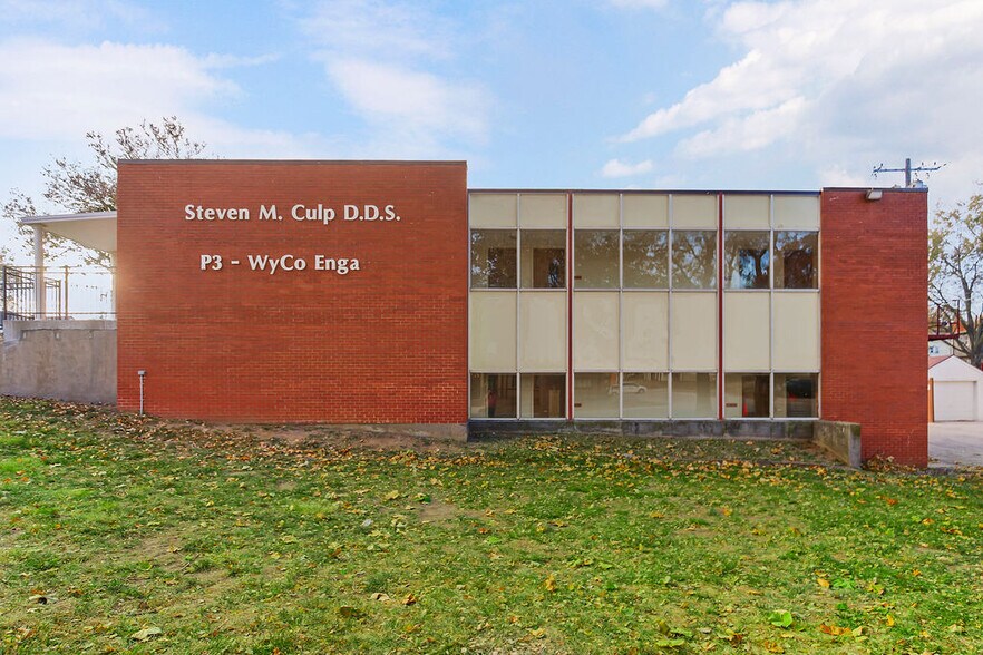 More Photos Of 1854 Minnesota Ave, Kansas City Office Residential For Sale
