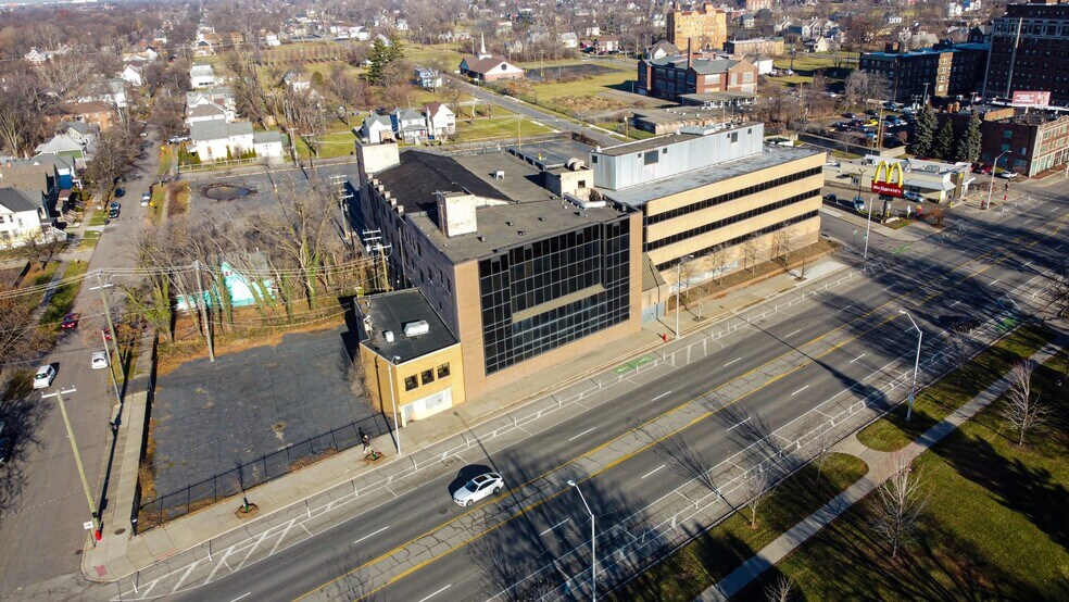 Primary Photo Of 8701-8735 E Jefferson Ave, Detroit Office Residential For Sale